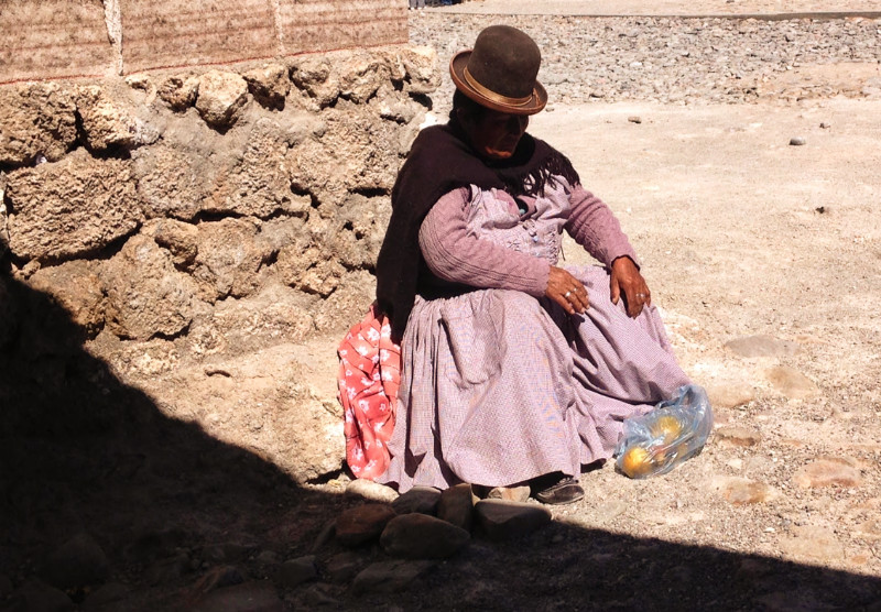 Bolivia salt flats-uyuni people